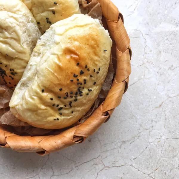 烤出来的面包塌陷是什么原因,烤出来的面包发硬是怎么回事