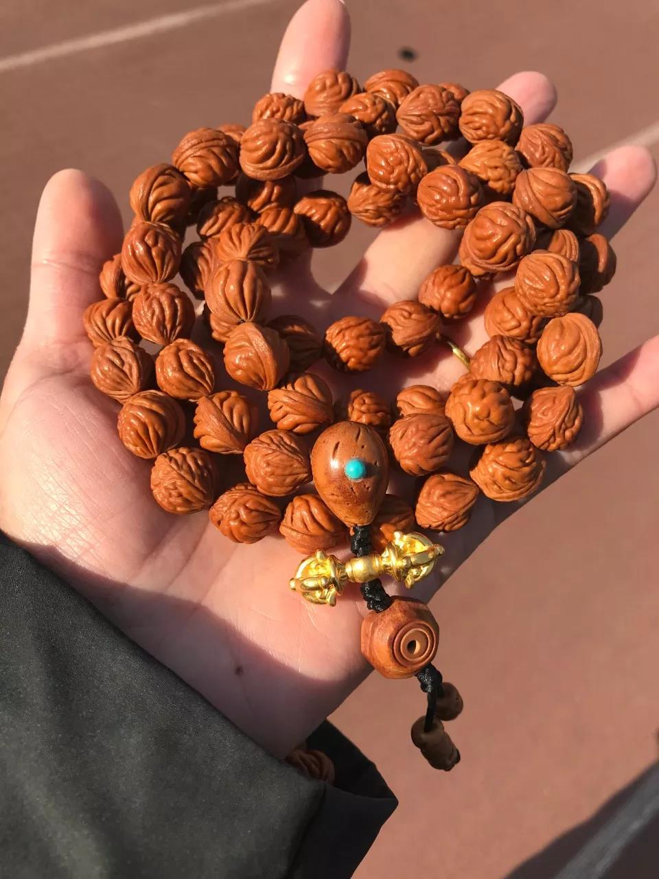 桃核手串玩家,桃核文玩爱好者