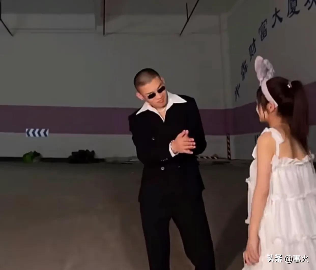 快手网红骚男,快手最娘的男网红