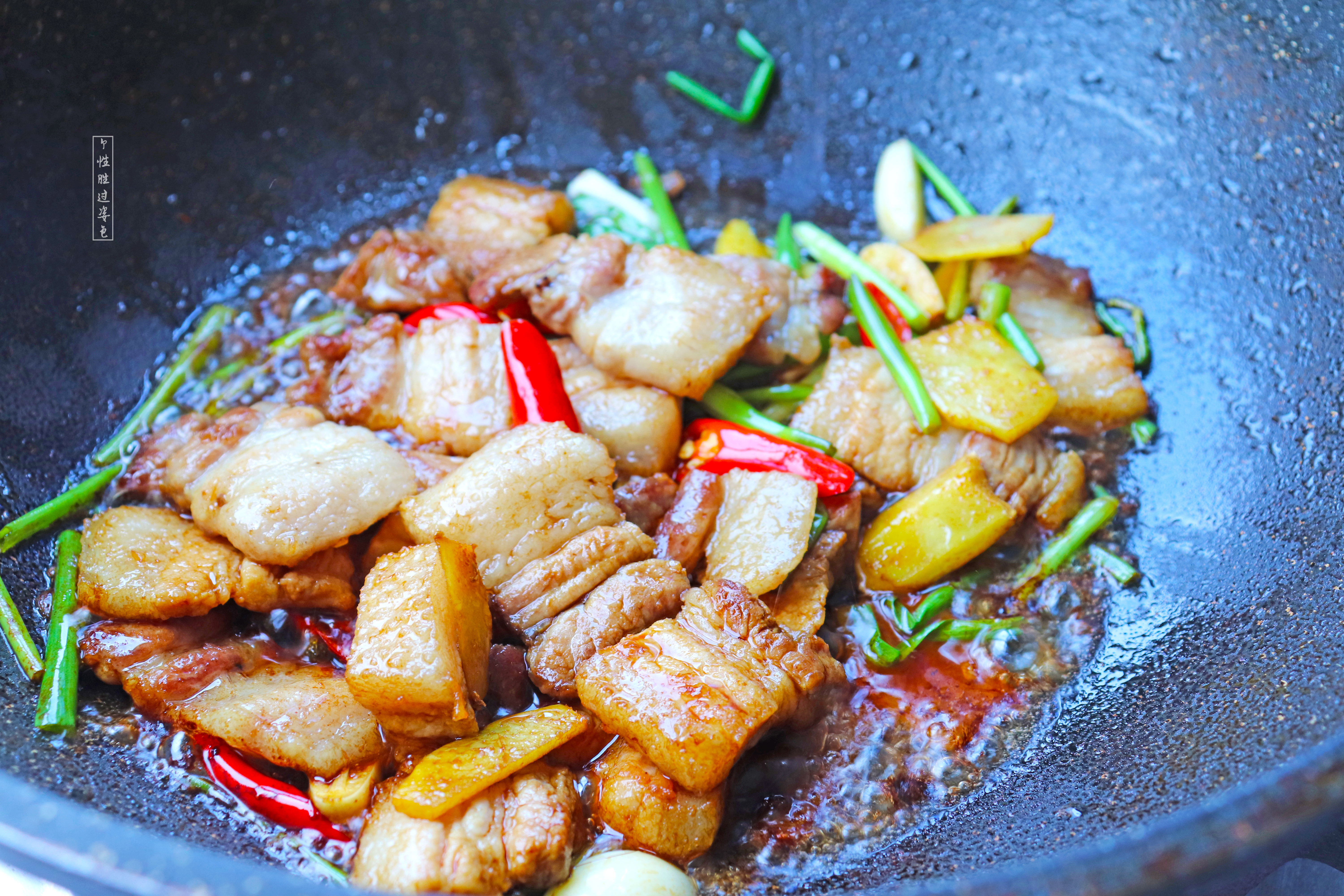 焖面家常做法面条不粘锅,北方人做焖面怎么才能使面条完整