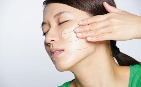 粗眉毛、苍蝇腿、妆面斑驳…新手化妆的那些尴尬误区