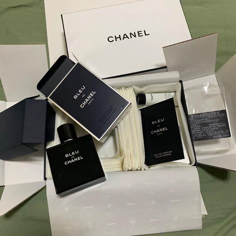 小哥哥送情人节礼物,小哥哥给爱人准备的情人节礼物