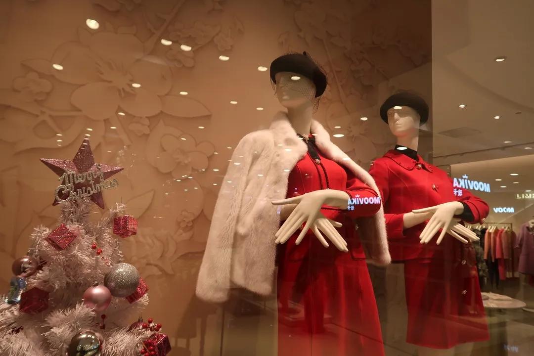 冬日劲爆献礼，引燃圣诞狂欢！利群集团城阳购物广场推出圣诞钜惠活动，精彩势不可挡