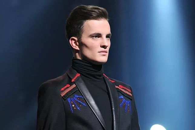 波兰版超模大赛选出最新男模冠军