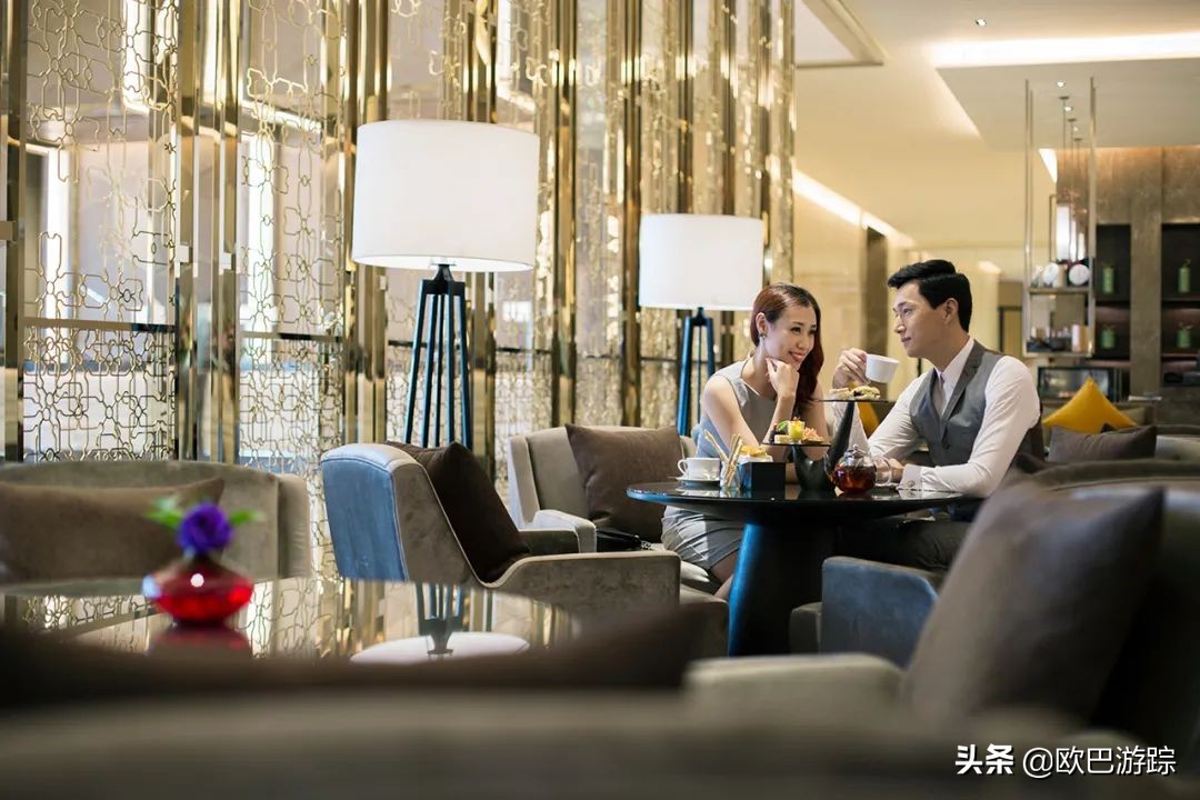 魔都四叶草洲际酒店，享缤纷自助大餐，国庆畅玩快闪啤酒节