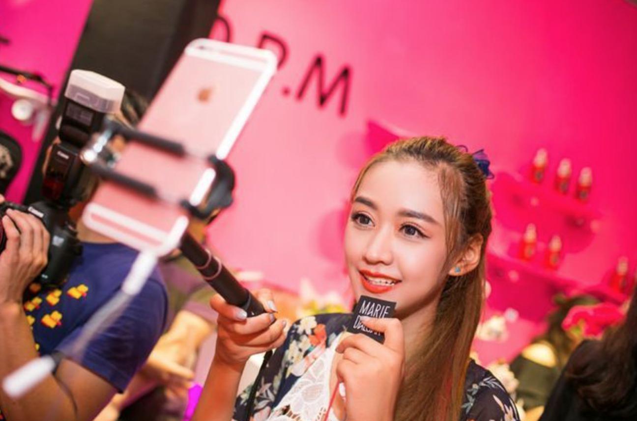 直播带货只是带货还能走多远,直播带货能干多久