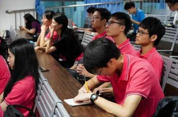 中外合作办学的学费很高是吗,中外合作办学专业贵的只是学费吗