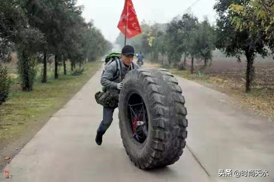 天水“轮胎哥”出发*藏西**，金龙大酒店携媒体、粉丝送上祝愿