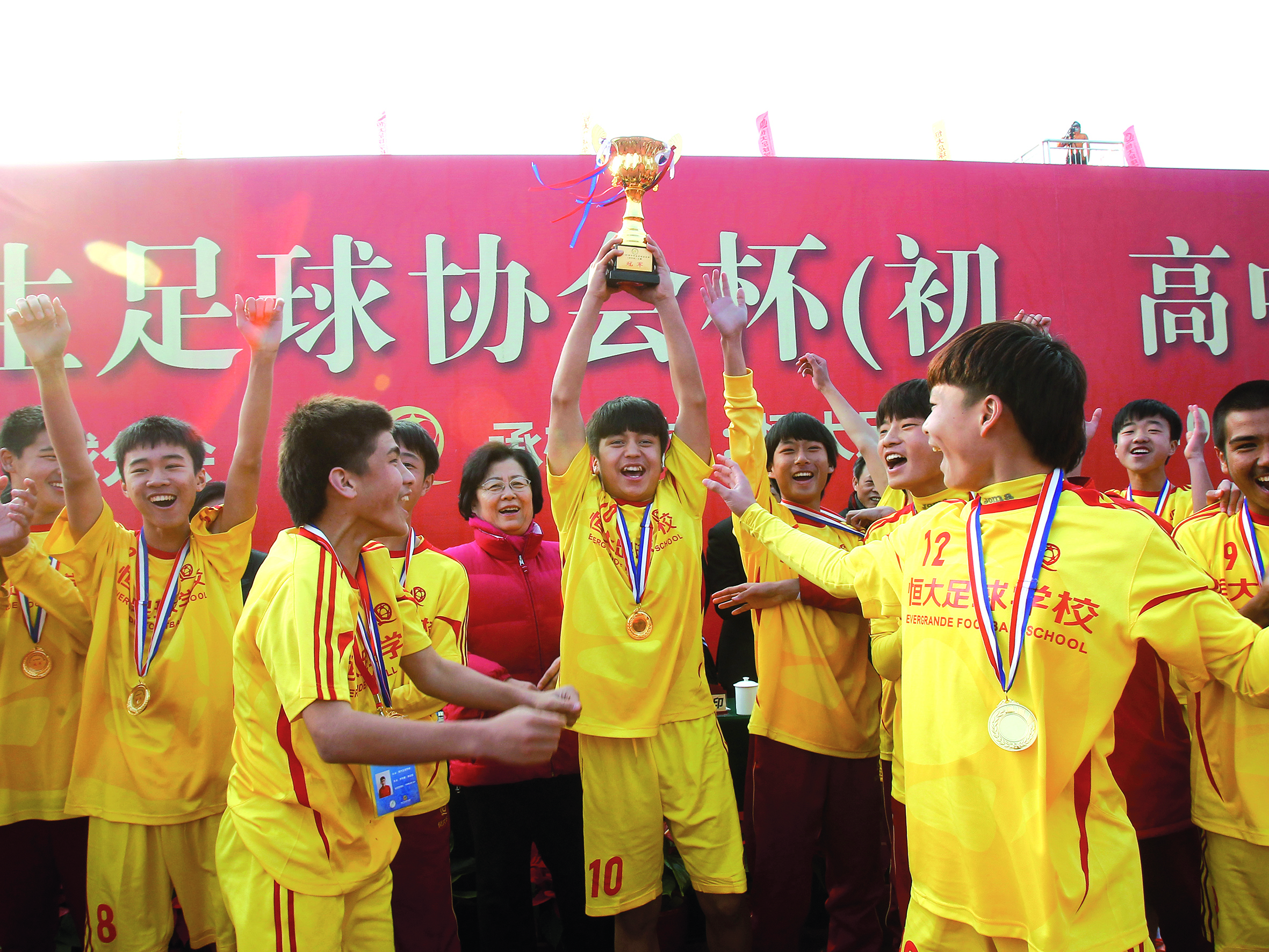 中国足球还有哪些适合归化的,国足应归化球员到国内进行青训