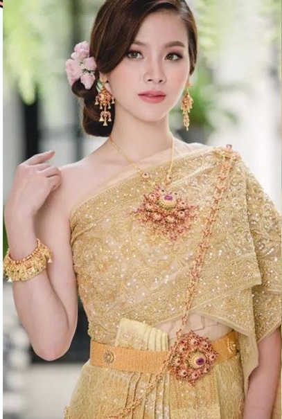 一定要试试的绝美泰国服饰,泰国女明星传统服饰