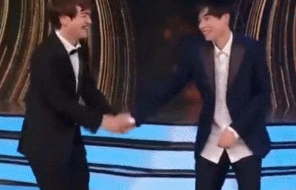 kpl双方教练,kpl教练握手小兽久哲