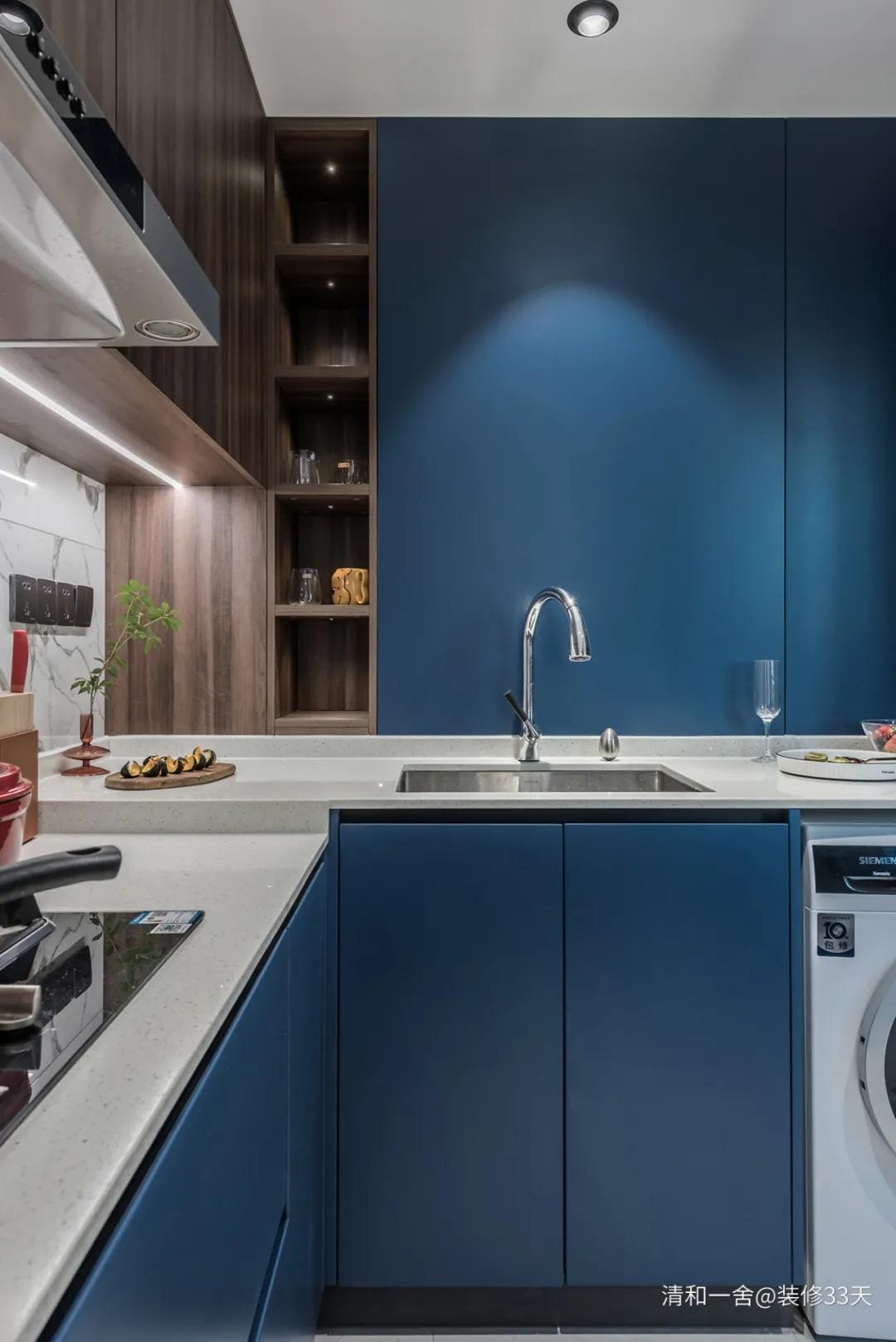 极简装修厨房前玄关设计高级感,厨房变宽敞好物