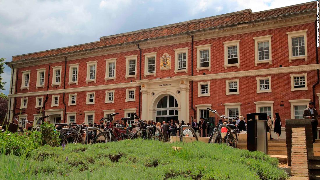 英国的大学哪个难考,英国的211大学