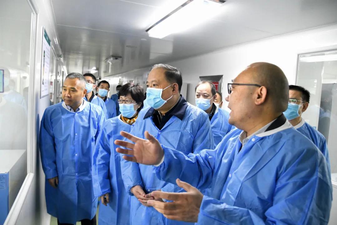 河南省市场监管局*党**组书记、局长马林青在郑州开封调研生物医药产业