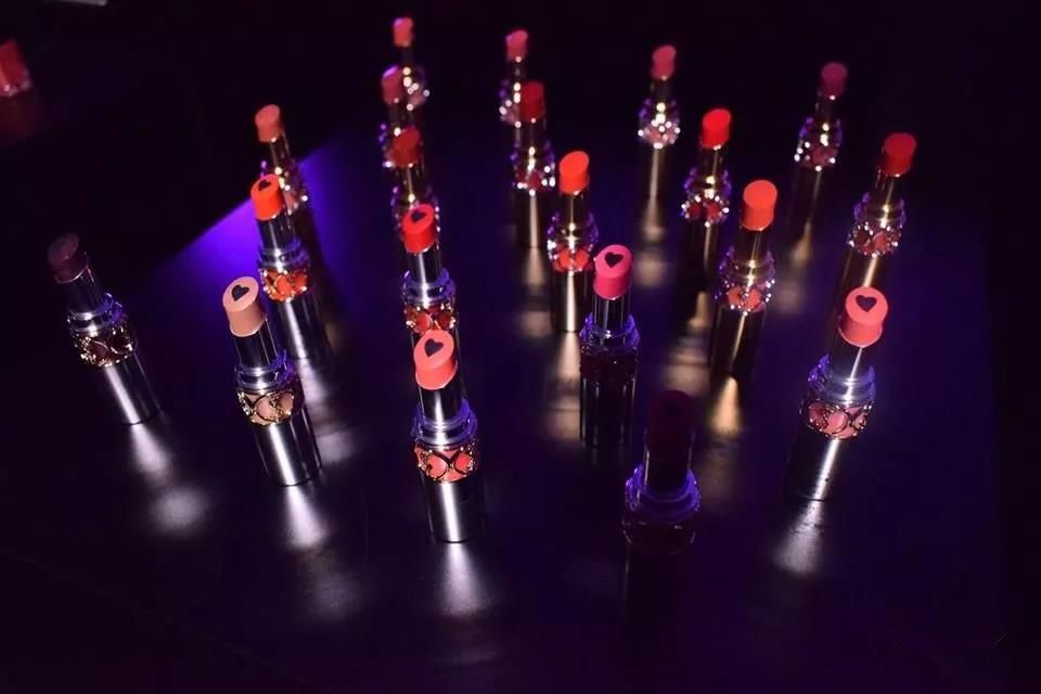 ysl唇膏必买,ysl黑心唇膏草莓红