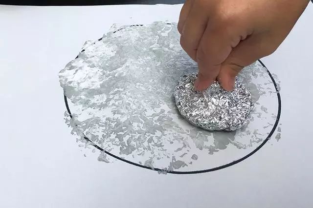 在太空里，流泪、拧毛巾、洗头发是啥样？原来这么神奇