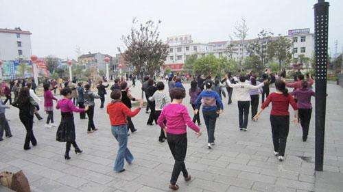 农村歌舞团吹唢呐真带劲,民间唢呐吹苦戏完整版