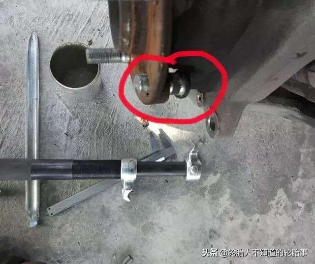 汽车轮胎螺丝断一根怎么修,轮胎螺丝老是断