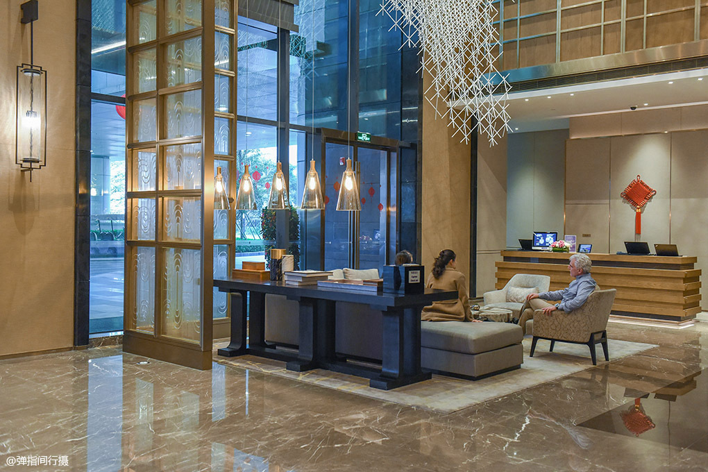 度假从候机开始，这间开在机场里的酒店，既安逸又不会误机