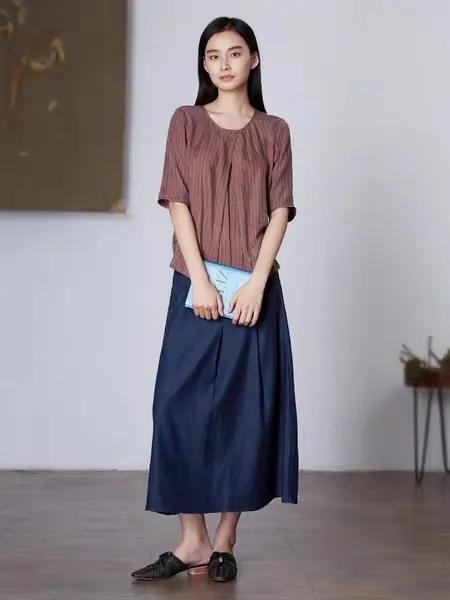 40岁的妈妈适合穿什么鞋子品牌,妈妈适合穿的布鞋子推荐