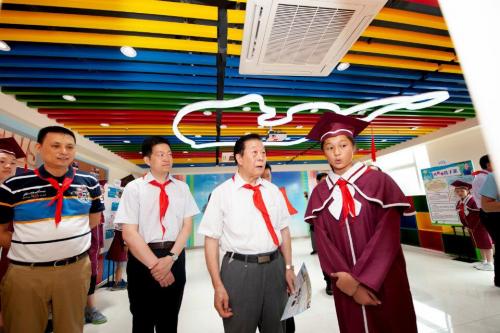 中国灯城：开启孩子们创意学习之旅