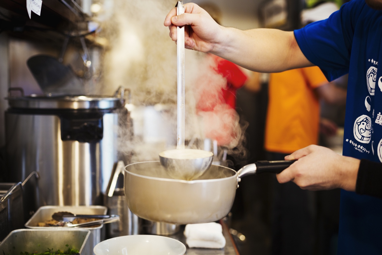 一个小小渔港是如何成长为亚洲顶级美食殿堂的？