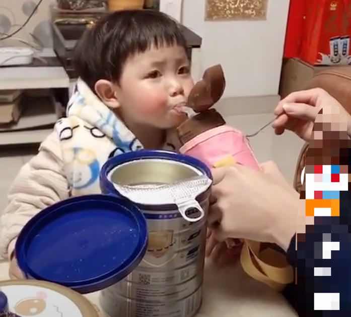 奶粉没冲散对婴儿有什么影响,奶粉冲泡时怎样的状态才是最佳的