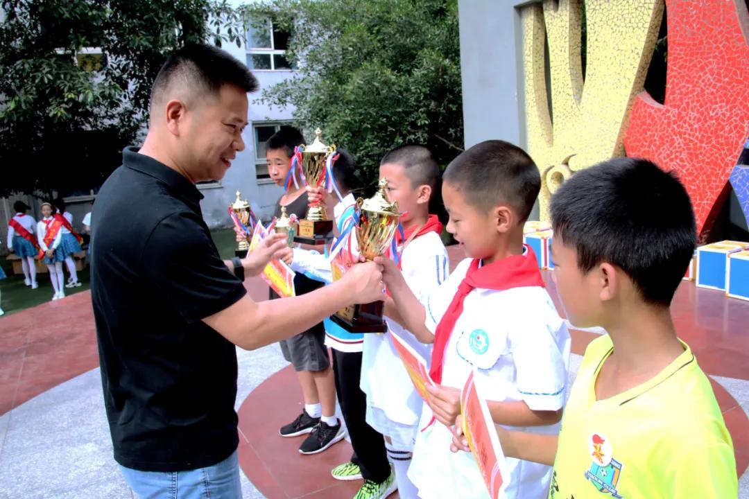 足球比赛大江苑队小学生,大江足球赛事