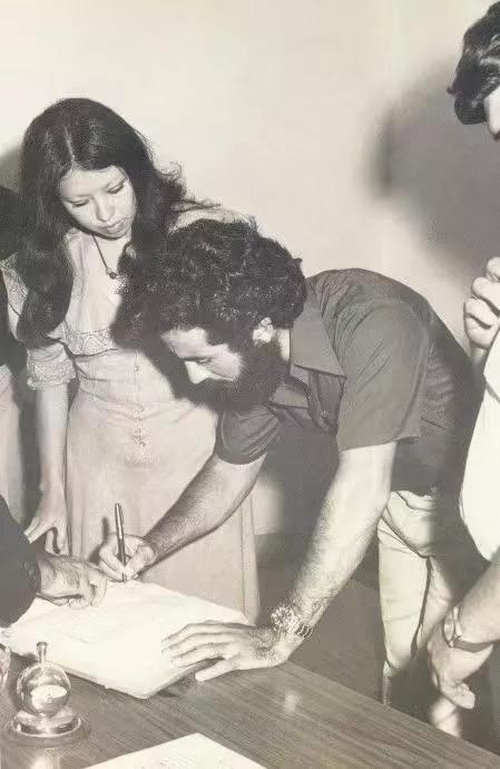 三毛《万水千山走遍》,三毛的万水千山走遍是传记吗