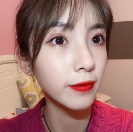 男明星天生“自带妆容”,白敬亭自带眼线,周震南全脸都让人羡慕