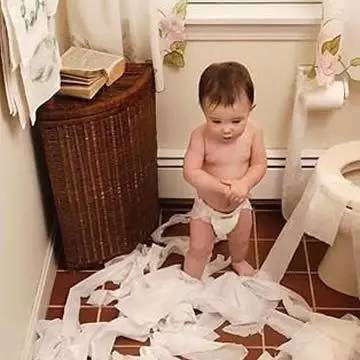 宝宝爱撕东西,宝宝自从学会撕纸