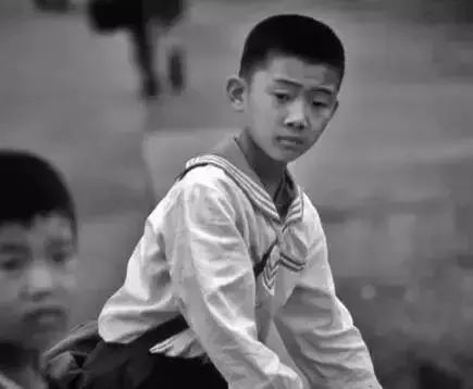 本溪人小时候穿过的爆款，太时髦了！你穿过几件？