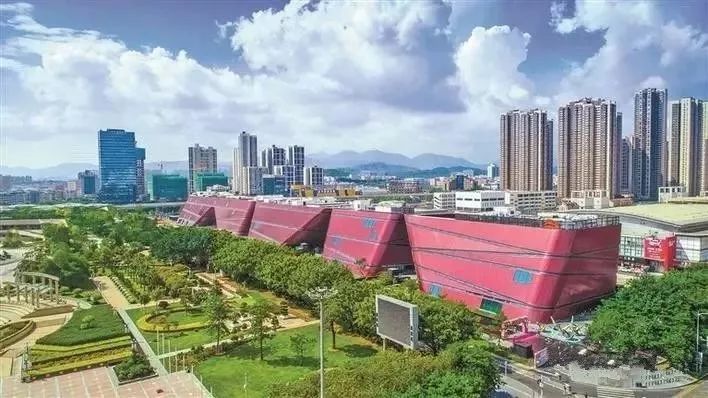 深圳红立方奇石展馆——城市中的一片自然