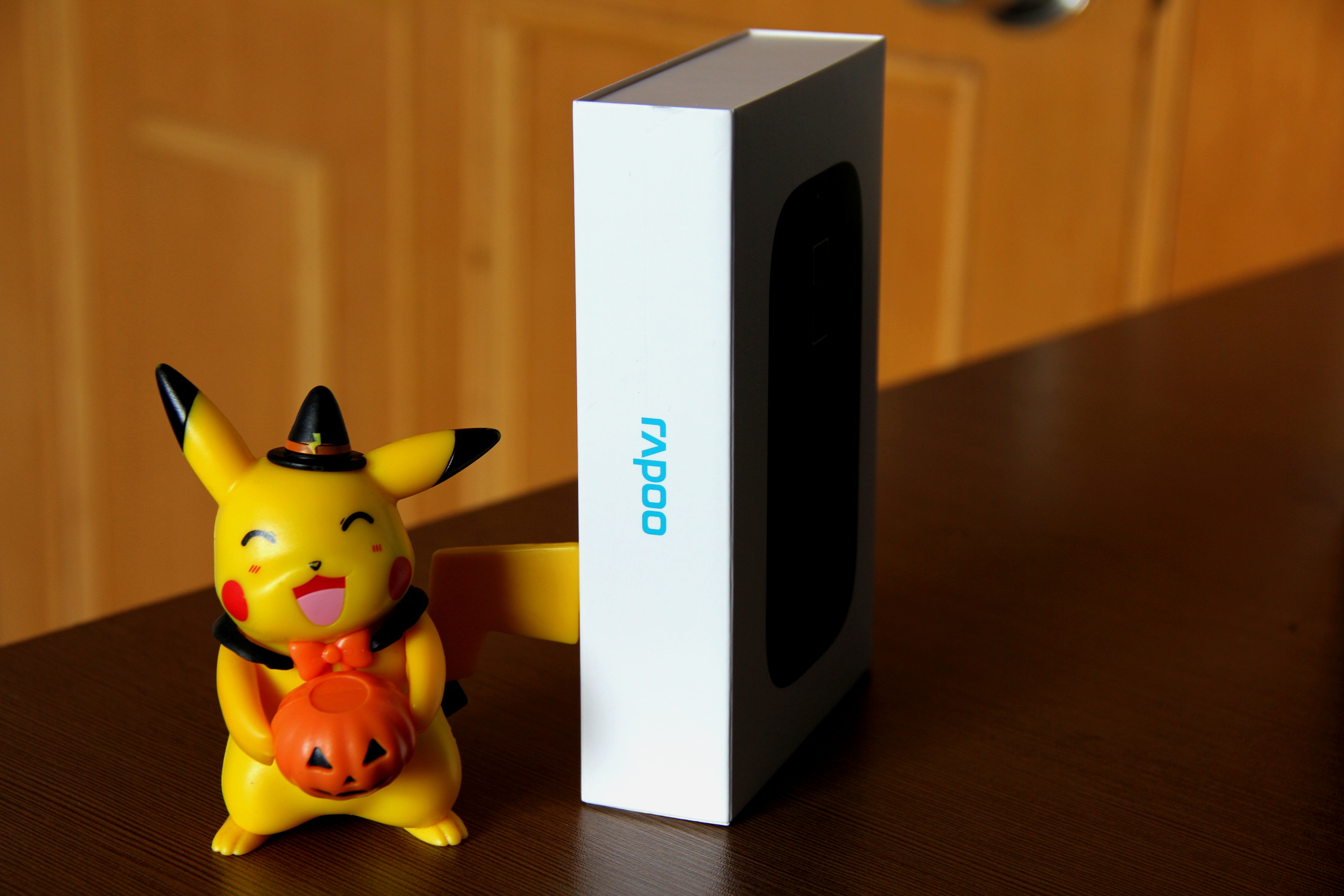 办公鼠标雷柏570,雷柏m550和m700哪个好