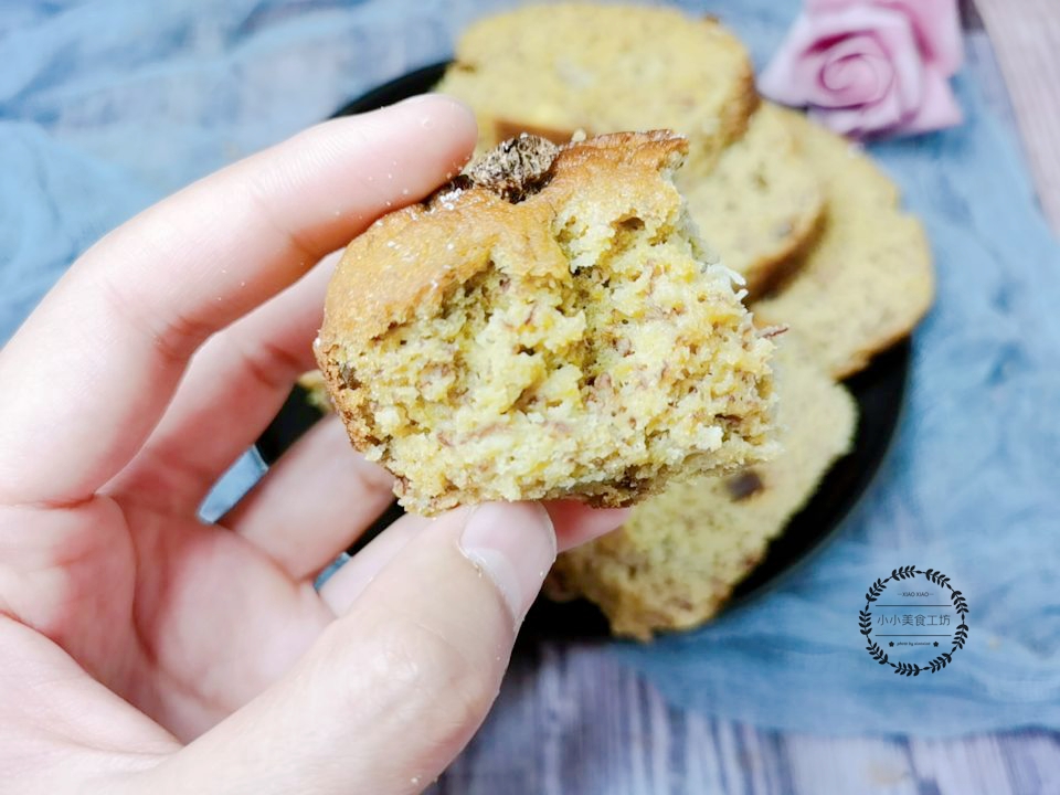 玉米面香蕉蛋糕烤箱做法,无泡打粉无油无糖香蕉蛋糕做法