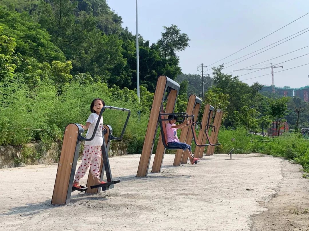 家门口的健身场地正式投入使用,家门口健身有了好去处