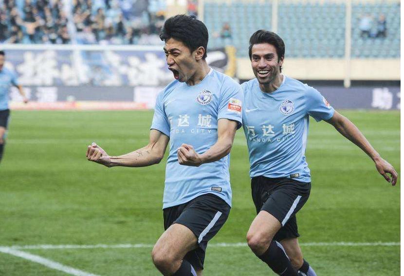 大连一方朱挺门线救险,大连队长朱挺