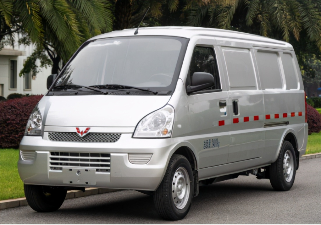 电动五菱荣光新能源汽车怎么样,车主评价续航长的电车