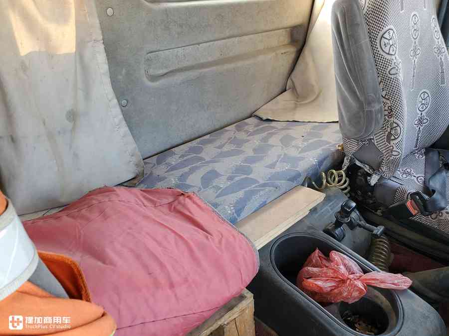 偶遇香港进口卡车,德龙f3000和f3000加强版的区别