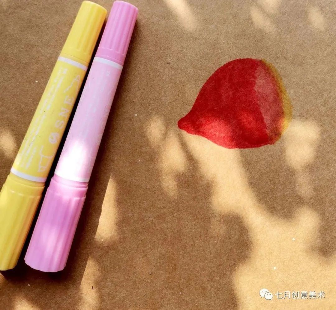 草莓自然笔记绘画,草莓幼儿园绘画