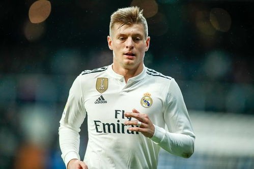 b2b足球的专业术语,足球影子前锋战术