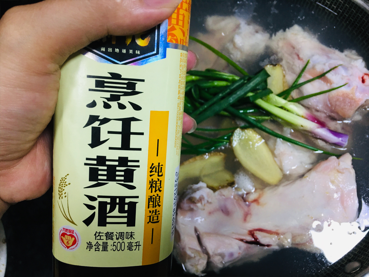 炖牛骨汤用不用焯一下水,炖牛骨怎么炖肉不离骨