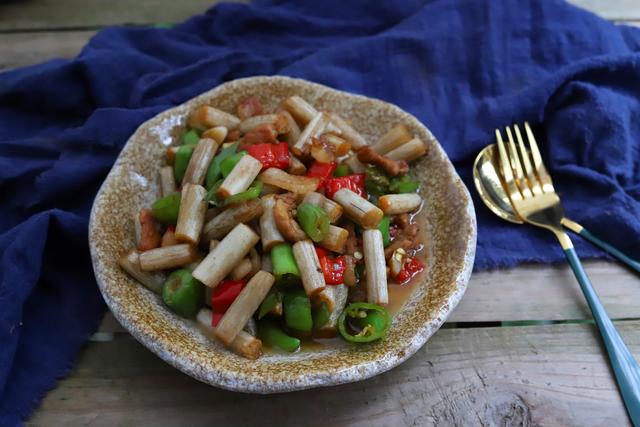 开袋即食香辣味藕带,藕下饭做法