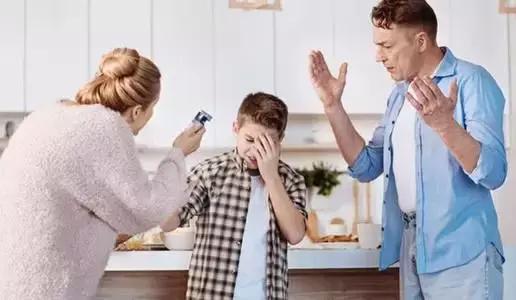 孩子犯错父母用这个方法效果更好,孩子犯错父母打骂后怎么纠正