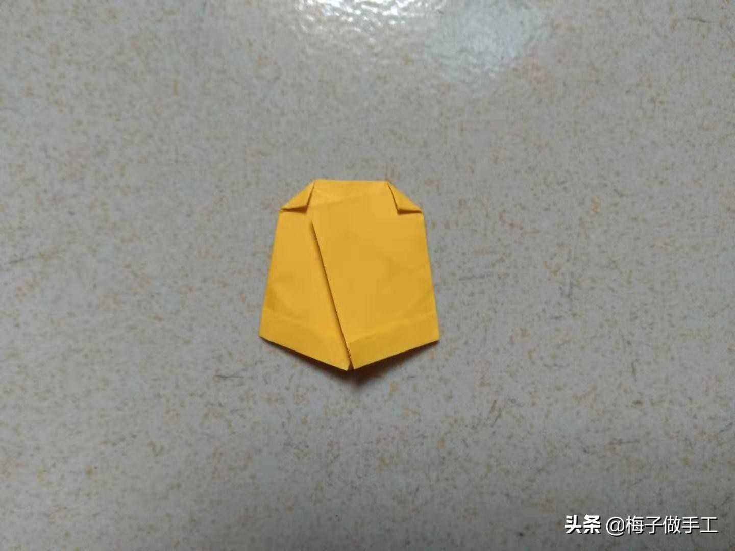 风铃折纸怎么折用做生日礼物,纸做圣诞节礼物圆筒是怎么折的