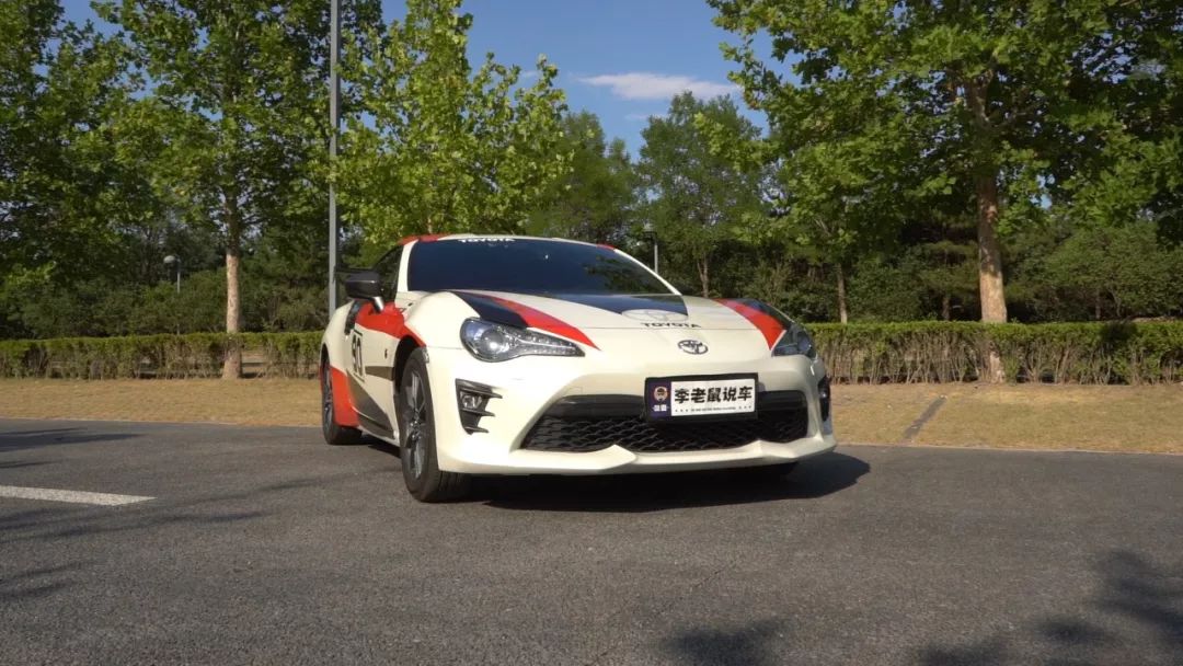 皮实耐用操控性好的手动挡车型,一万块钱的两厢车手动挡试驾感受