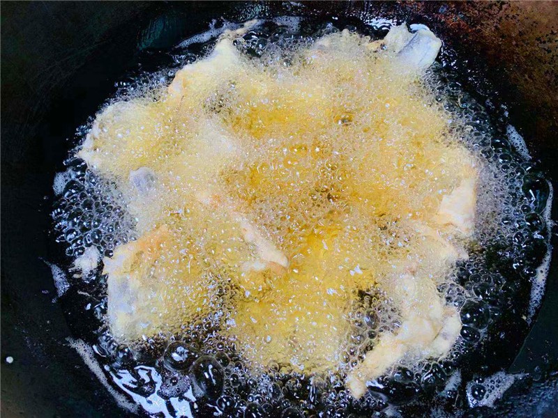 腌带鱼要蒜吗,放白糖腌带鱼能去腥吗