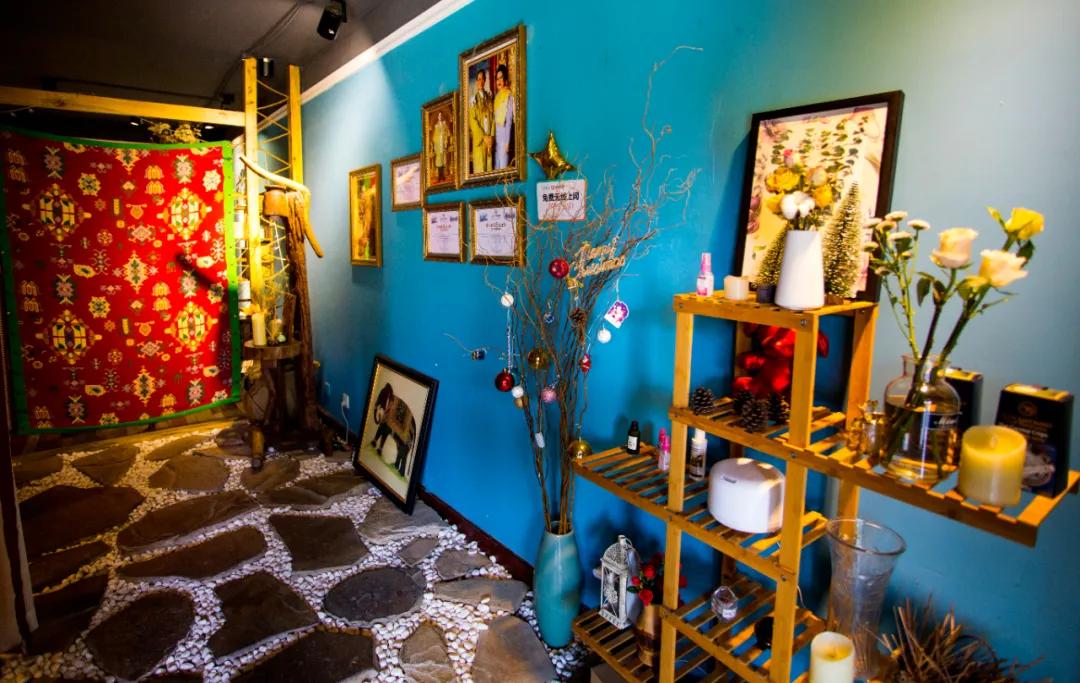 一桌只接待4人的餐厅,每天只接待三桌的火锅