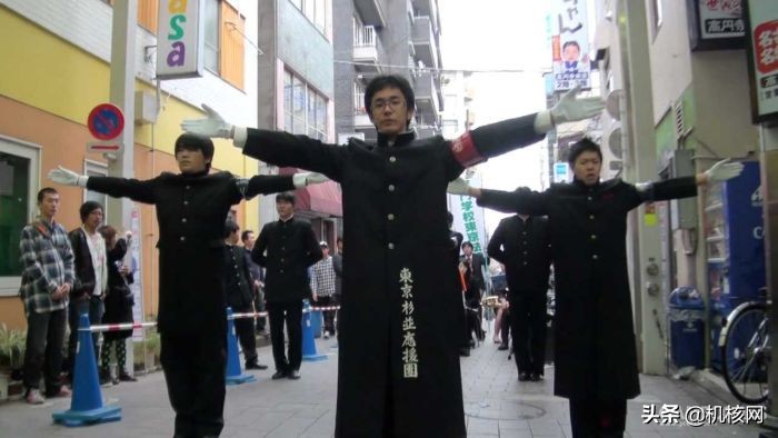 “爱”，“热血”与“永不言弃”：这就是《应援团》的故事