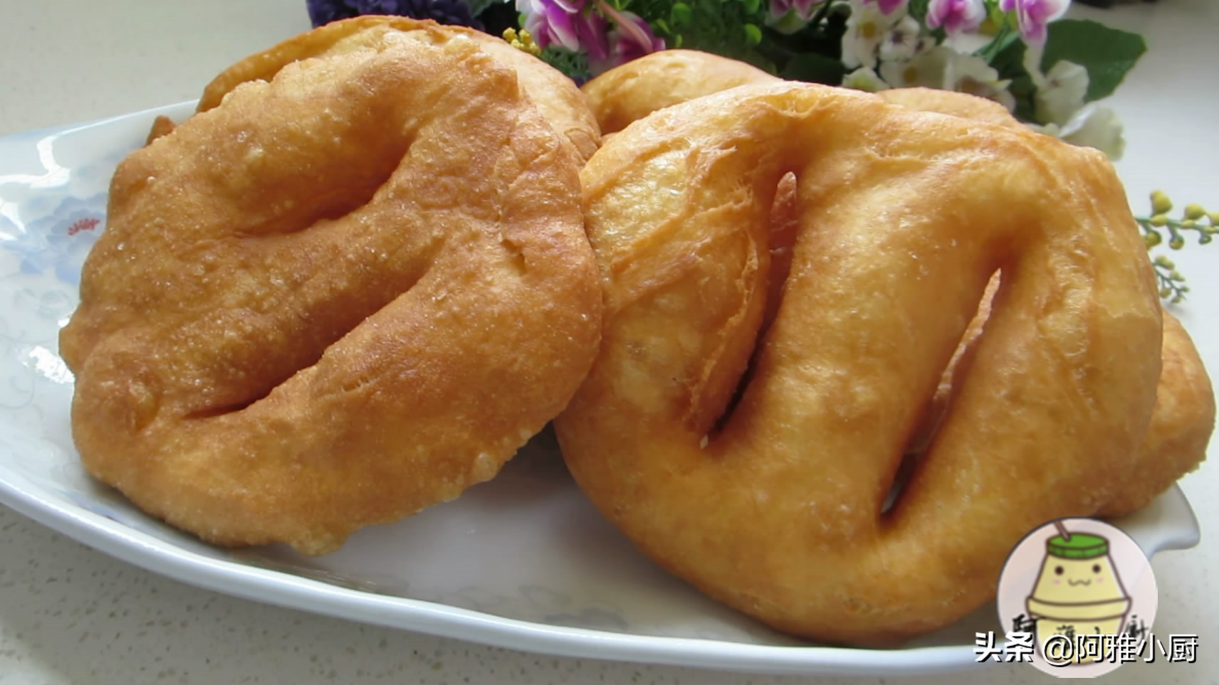 一个鸡蛋两碗面粉做法窍门,2个鸡蛋1碗面粉教你做轻薄酥脆
